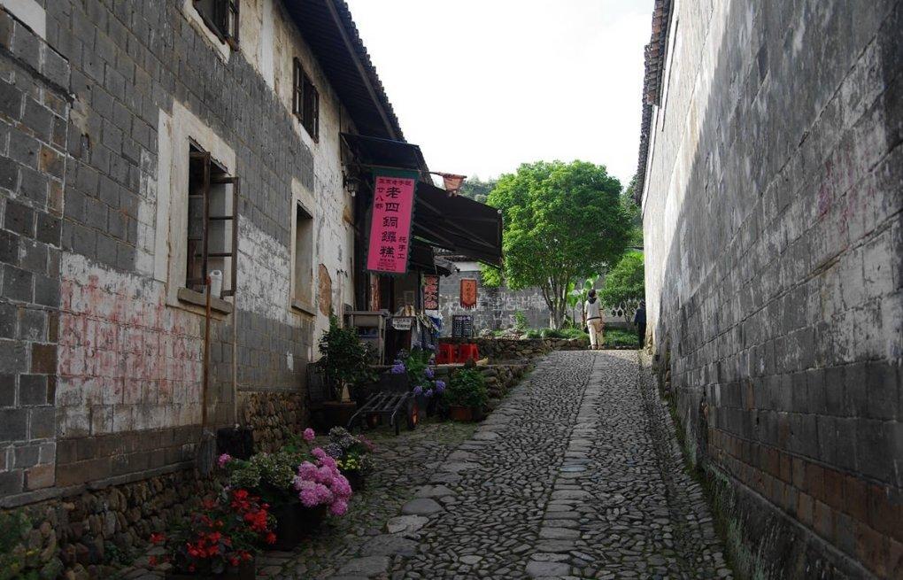中东“武则天”莫扎飒爽复仇史：嫁仇人儿子，脚踩卡塔尔王朝